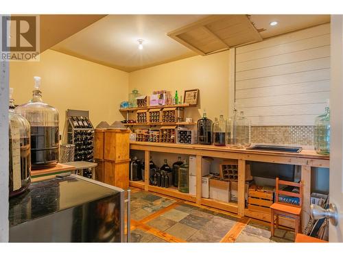 539 Blake Court, Warfield, BC - Indoor