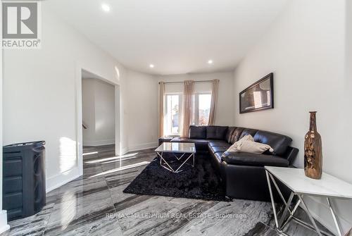 24 Jessica Drive, Barrie, ON - Indoor Photo Showing Living Room