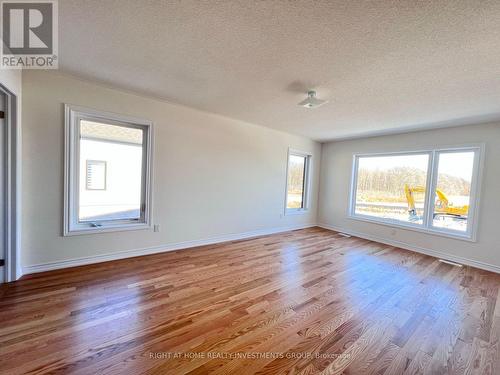 8 Zaba Road, Barrie, ON - Indoor Photo Showing Other Room