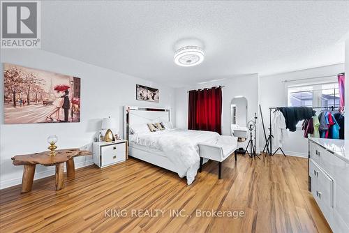 117 Banbrooke Crescent, Newmarket, ON - Indoor Photo Showing Bedroom