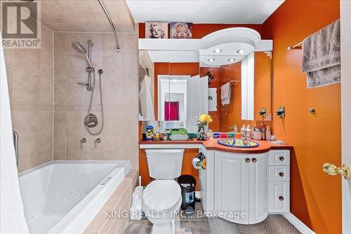 117 Banbrooke Crescent, Newmarket, ON - Indoor Photo Showing Bathroom