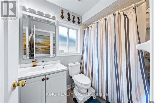 117 Banbrooke Crescent, Newmarket, ON - Indoor Photo Showing Bathroom