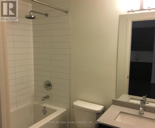 501 - 460 Adelaide Street E, Toronto, ON - Indoor Photo Showing Bathroom