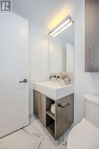 910 - 108 Peter Street, Toronto, ON - Indoor Photo Showing Bathroom