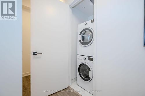 910 - 108 Peter Street, Toronto, ON - Indoor Photo Showing Laundry Room