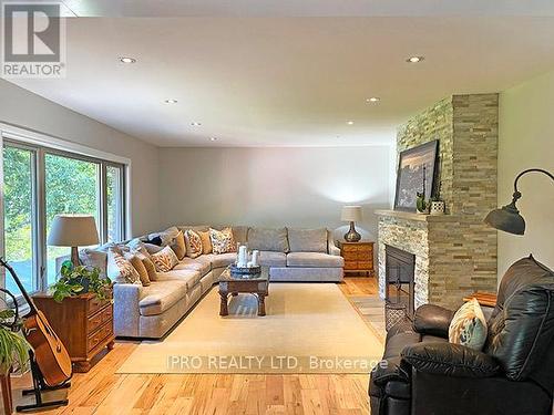 27 Amanda Street, Orangeville, ON - Indoor Photo Showing Living Room With Fireplace