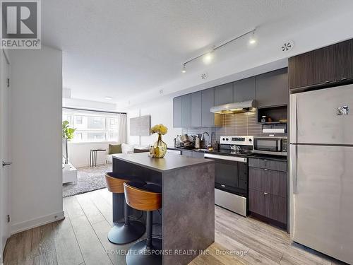 711 - 1131 Cooke Boulevard, Burlington, ON - Indoor Photo Showing Kitchen With Stainless Steel Kitchen