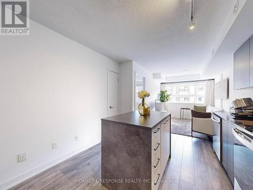 711 - 1131 Cooke Boulevard, Burlington, ON - Indoor Photo Showing Kitchen With Double Sink