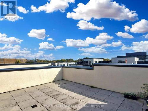 711 - 1131 Cooke Boulevard, Burlington, ON - Outdoor With Balcony With View