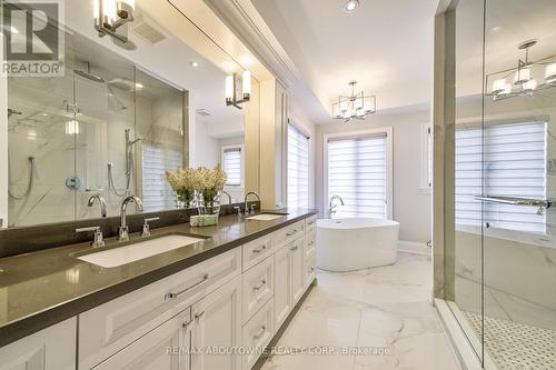 390 Sandhurst Drive, Oakville, ON - Indoor Photo Showing Bathroom