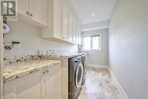 390 Sandhurst Drive, Oakville, ON - Indoor Photo Showing Laundry Room