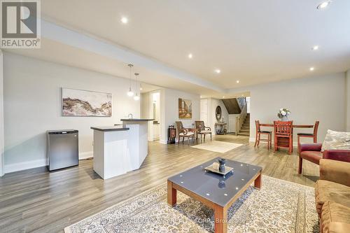 390 Sandhurst Drive, Oakville, ON - Indoor Photo Showing Living Room