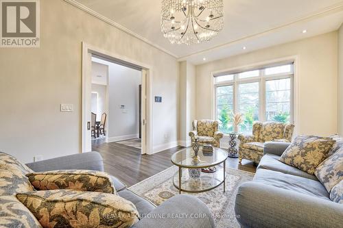 390 Sandhurst Drive, Oakville, ON - Indoor Photo Showing Dining Room