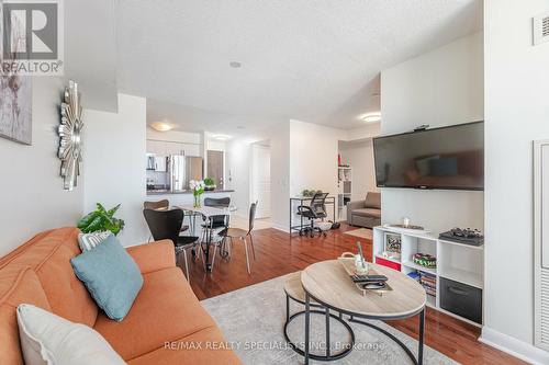 1609 - 235 Sherway Gardens Road, Toronto, ON - Indoor Photo Showing Living Room