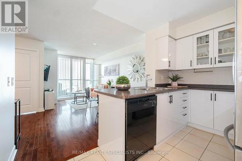 1609 - 235 Sherway Gardens Road, Toronto, ON - Indoor Photo Showing Kitchen