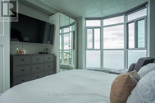 1504 - 5250 Lakeshore Road, Burlington, ON - Indoor Photo Showing Bedroom