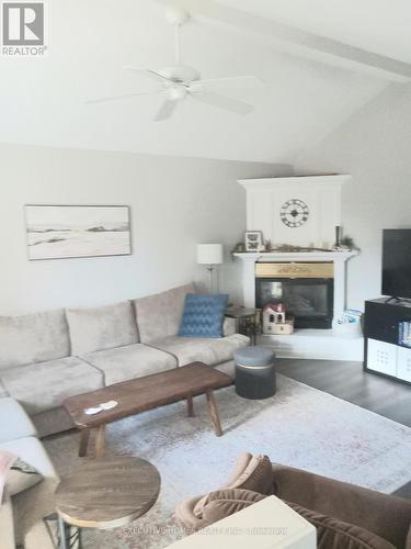 125 Municipal Street, Guelph, ON - Indoor Photo Showing Living Room With Fireplace