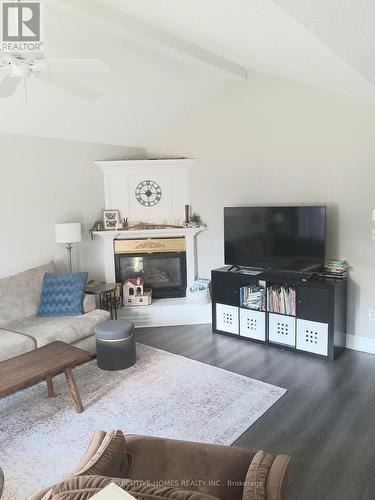 125 Municipal Street, Guelph, ON - Indoor Photo Showing Living Room With Fireplace