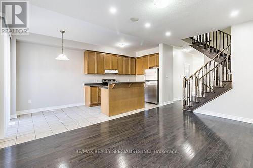 11 Sky Harbour Drive, Brampton, ON - Indoor Photo Showing Kitchen