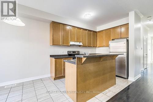 11 Sky Harbour Drive, Brampton, ON - Indoor Photo Showing Kitchen