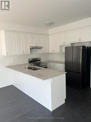 94 Brown Street, Erin, ON - Indoor Photo Showing Kitchen With Double Sink