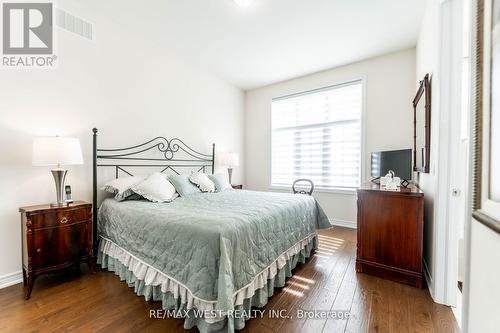 29 Northwest Court, Halton Hills, ON - Indoor Photo Showing Bedroom