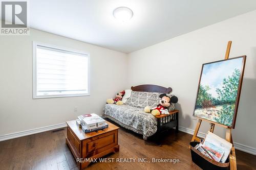 29 Northwest Court, Halton Hills, ON - Indoor Photo Showing Bedroom