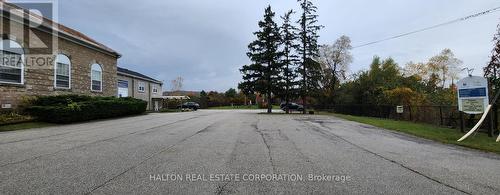 2437 Dundas Street, Burlington, ON 