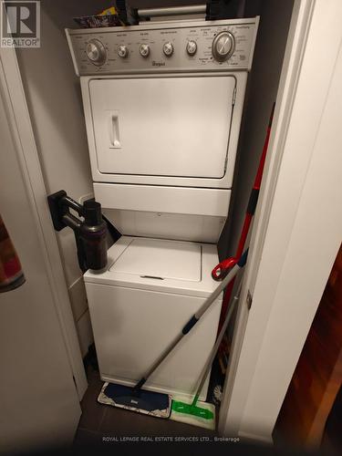 817 - 2490 Old Bronte Road, Oakville, ON - Indoor Photo Showing Laundry Room