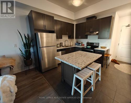 817 - 2490 Old Bronte Road, Oakville, ON - Indoor Photo Showing Kitchen With Stainless Steel Kitchen