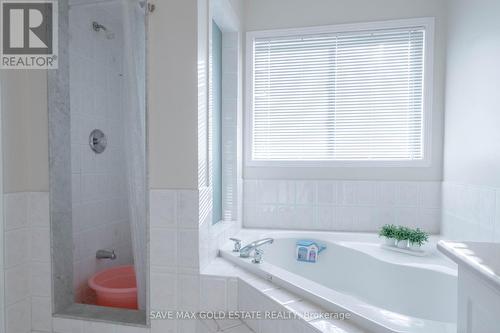 75 Saintsbury Crescent, Brampton, ON - Indoor Photo Showing Bathroom