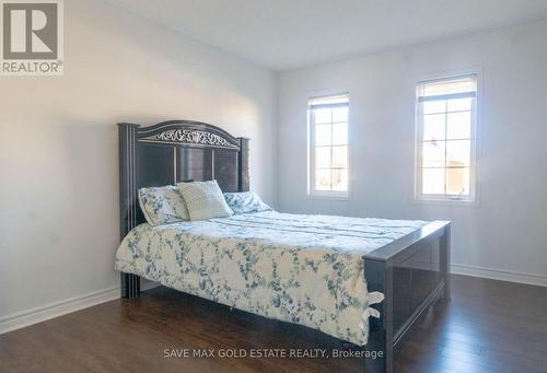 75 Saintsbury Crescent, Brampton, ON - Indoor Photo Showing Bedroom