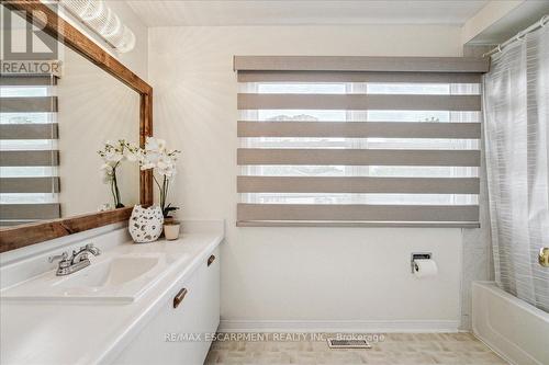 4476 Jenkins Crescent, Mississauga, ON - Indoor Photo Showing Bathroom