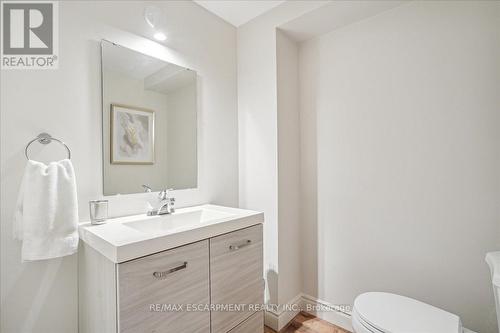 4476 Jenkins Crescent, Mississauga, ON - Indoor Photo Showing Bathroom