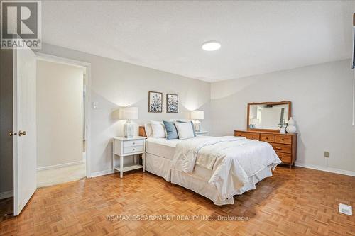 4476 Jenkins Crescent, Mississauga, ON - Indoor Photo Showing Bedroom