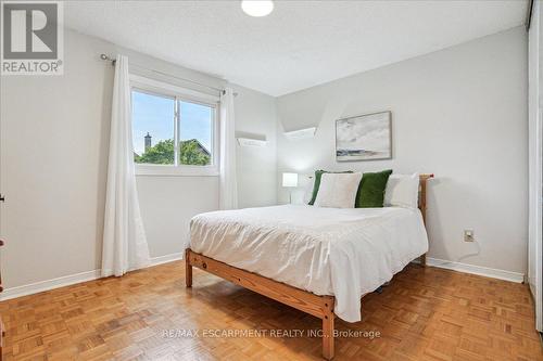 4476 Jenkins Crescent, Mississauga, ON - Indoor Photo Showing Bedroom