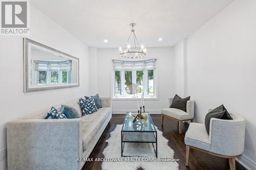 1204 Potters Wheel Crescent, Oakville, ON - Indoor Photo Showing Living Room