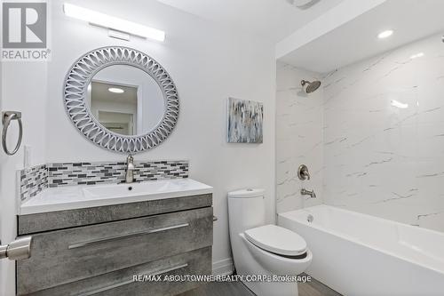 1204 Potters Wheel Crescent, Oakville, ON - Indoor Photo Showing Bathroom