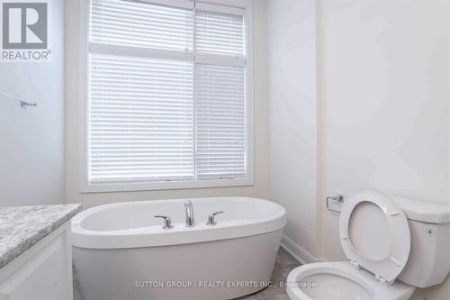 6 Military Crescent, Brampton, ON - Indoor Photo Showing Bathroom