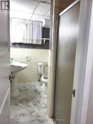 Bsmt - 27 Kilbride Road, Toronto, ON - Indoor Photo Showing Bathroom