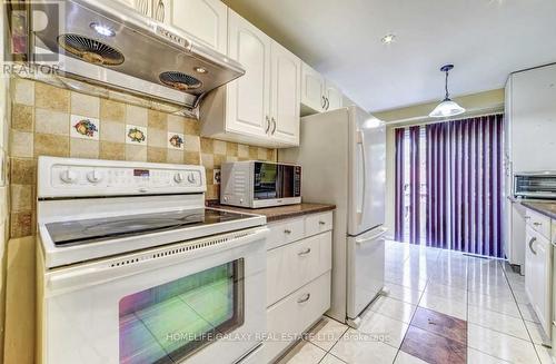 10 Whispering Willow Pathway, Toronto, ON - Indoor Photo Showing Kitchen