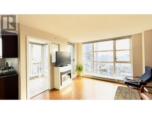 2304 1155 Seymour Street, Vancouver, BC - Indoor Photo Showing Living Room