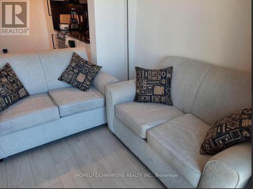 301 - 90 Glen Everest Road, Toronto, ON - Indoor Photo Showing Living Room