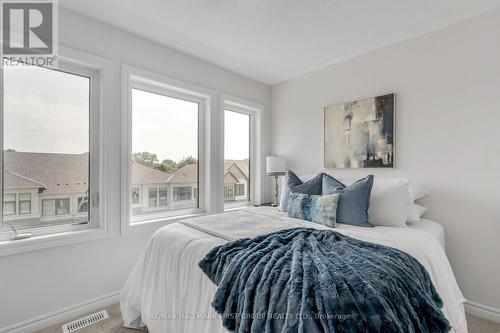 353 Okanagan Path, Oshawa, ON - Indoor Photo Showing Bedroom