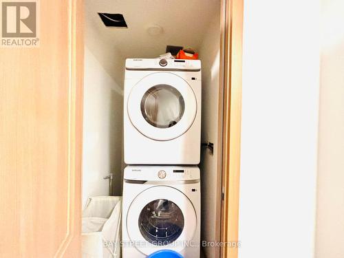 308 - 3425 Sheppard Avenue E, Toronto, ON - Indoor Photo Showing Laundry Room