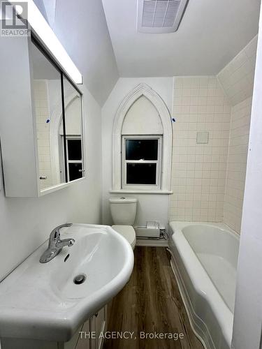 B - 13075 Highway 27, King, ON - Indoor Photo Showing Bathroom