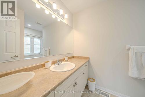 340 Carlissa Run, Newmarket, ON - Indoor Photo Showing Bathroom