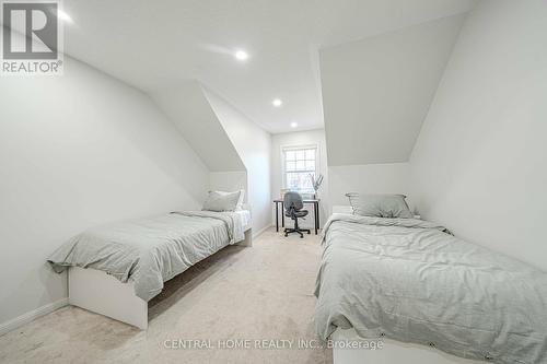 340 Carlissa Run, Newmarket, ON - Indoor Photo Showing Bedroom