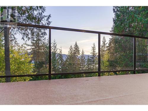 7418 Crowfoot Drive, Anglemont, BC - Outdoor