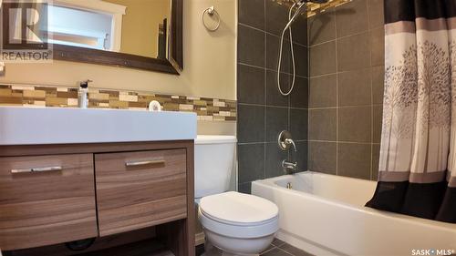 10207 Ross Crescent, North Battleford, SK - Indoor Photo Showing Bathroom